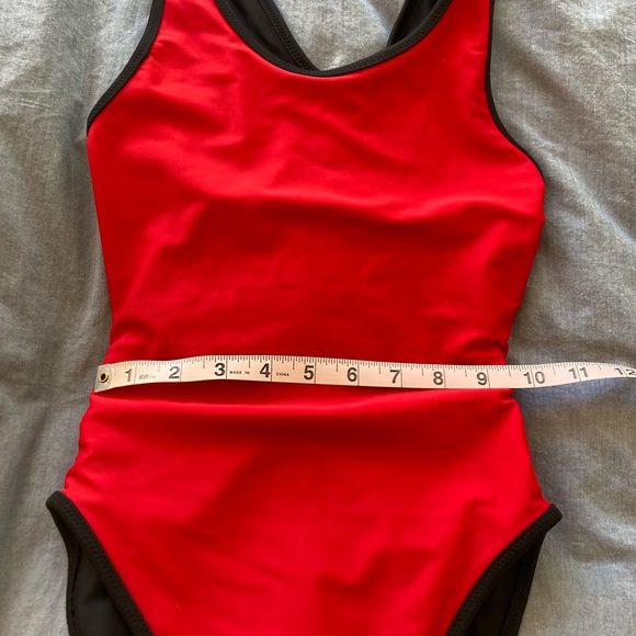 **SOLD** Reversible red/black TYR swimsuit - Picture 10 of 11